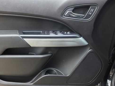 Used 2021 Chevrolet Colorado ZR2 w/ ZR2 Midnight Special Edition image 30