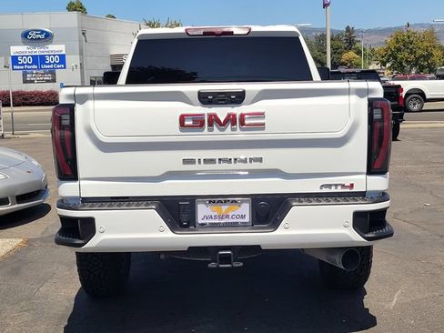 Used 2025 GMC Sierra 2500 AT4 AWD/4WD image 6