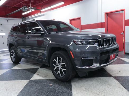 Used 2025 Jeep Grand Cherokee L Limited RWD image 2