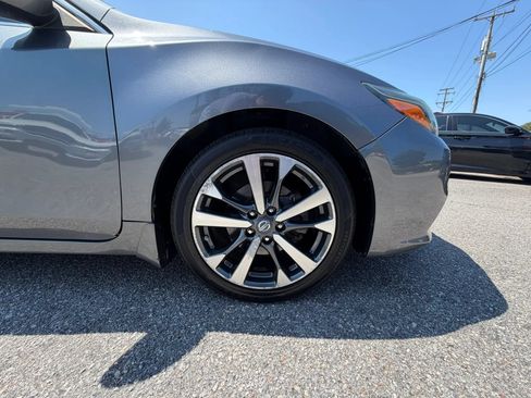 Used 2016 Nissan Altima 2.5 SR w/ LED Appearance Package FWD image 18