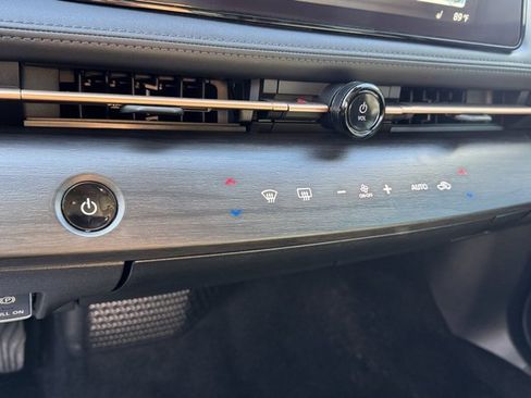 Used 2023 Nissan Ariya FWD image 19