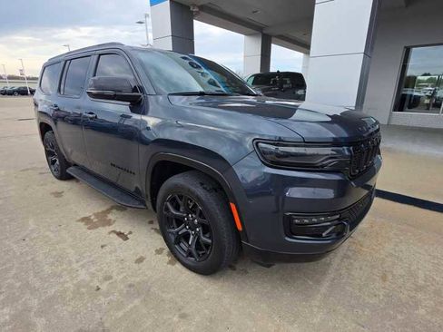 Used 2023 Jeep Wagoneer Series II image 7