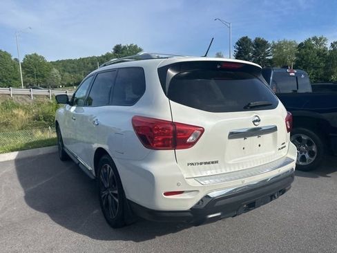 Used 2017 Nissan Pathfinder Platinum AWD/4WD image 25