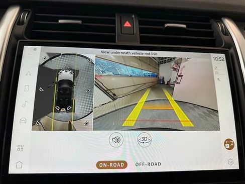 Certified 2025 Land Rover Discovery Dynamic SE AWD/4WD image 19