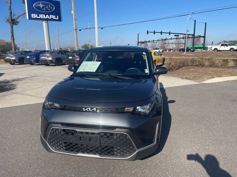 Used 2023 Kia Soul LX w/ LX Technology Package image 2