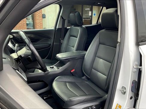 Used 2022 GMC Terrain SLT image 24