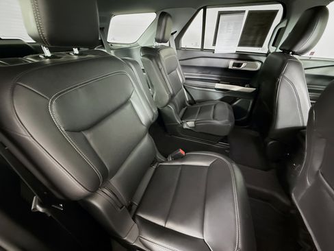 Used 2023 Ford Explorer XLT w/ Equipment Group 202A image 35