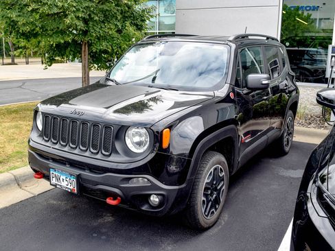 Used 2017 Jeep Renegade Trailhawk w/ Cold Weather Group II AWD/4WD image 12