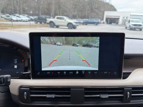 Used 2024 Lincoln Corsair Grand Touring image 19