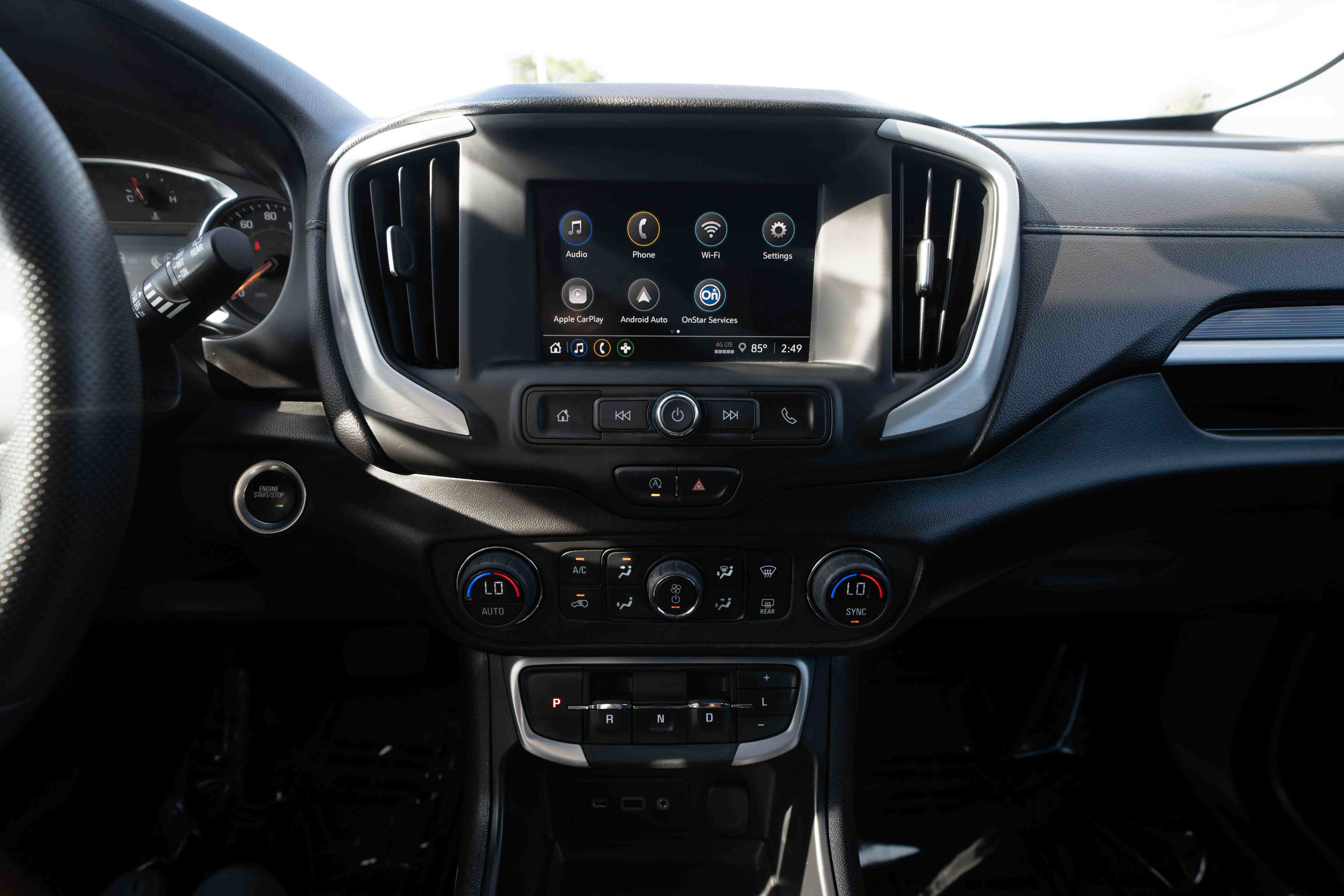 Used 2024 GMC Terrain SLE w/ Driver Convenience Package FWD image 17