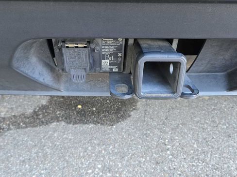 Used 2024 Volkswagen Atlas Cross Sport SE image 33