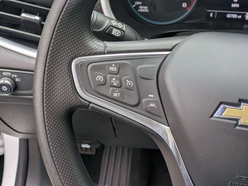 Used 2022 Chevrolet Malibu LS FWD image 17