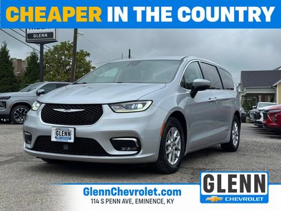 Used 2023 Chrysler Pacifica Touring-L