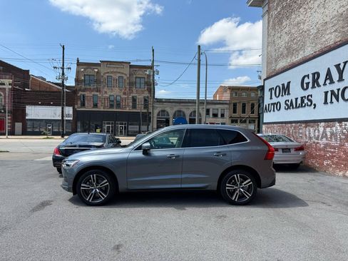 Used 2019 Volvo XC60 T6 Momentum w/ Advanced Package AWD/4WD image 5