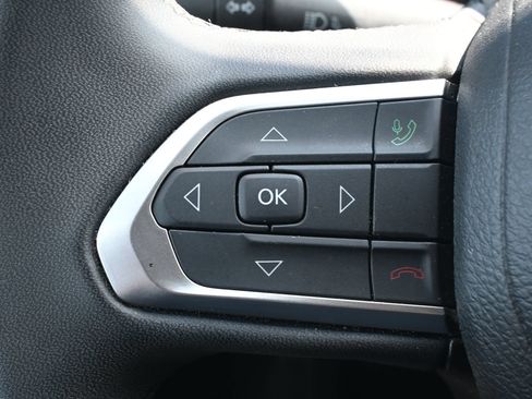 Used 2024 Jeep Compass Latitude AWD/4WD image 12