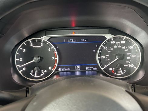 Used 2025 Nissan Altima 2.5 SV FWD image 40
