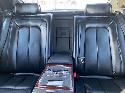 Used 2019 Lincoln Continental Reserve w/ Rear-seat Package image 28
