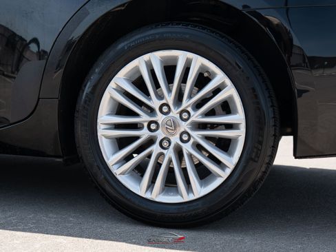Used 2014 Lexus ES 350 w/ Luxury Package FWD image 12