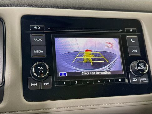 Used 2022 Honda HR-V LX image 5