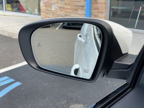 Used 2023 Maserati Ghibli Trofeo image 28