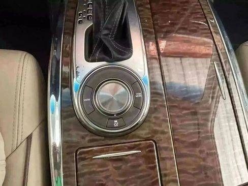 Used 2017 Nissan Armada SL image 17