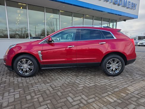 Used 2011 Cadillac SRX Luxury image 2