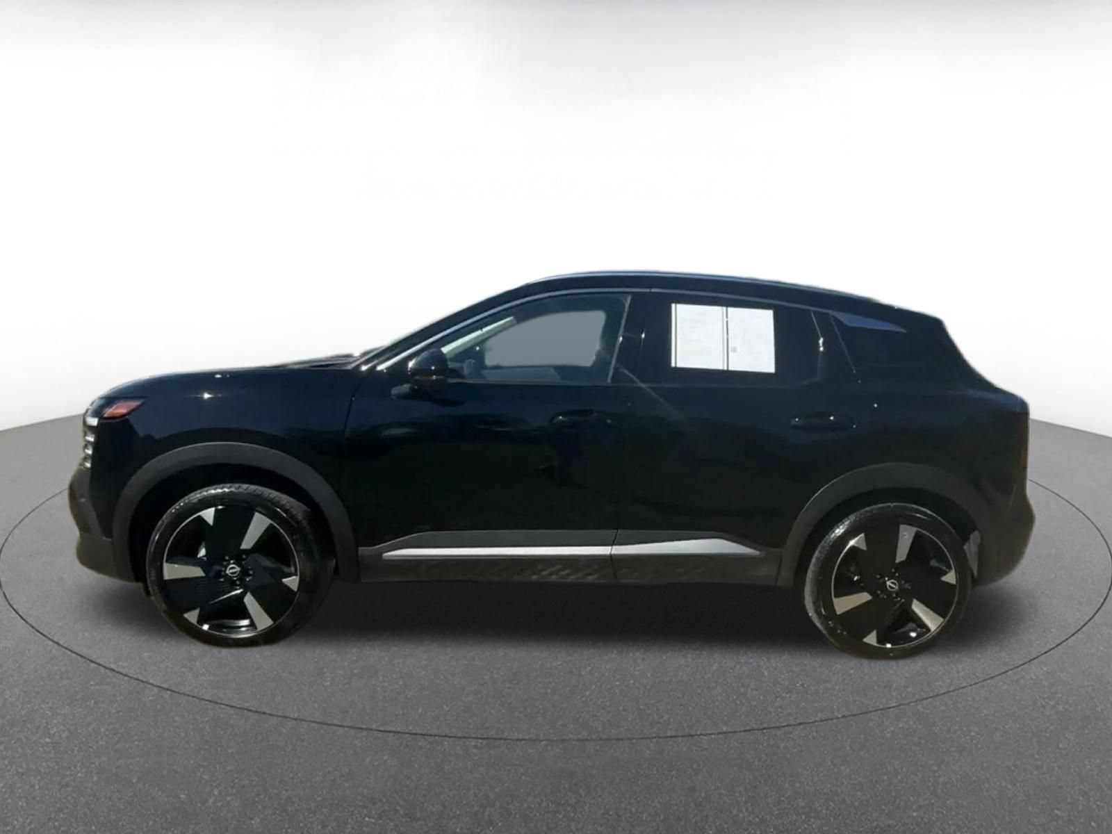 Used 2026 Nissan Kicks SR AWD/4WD image 8