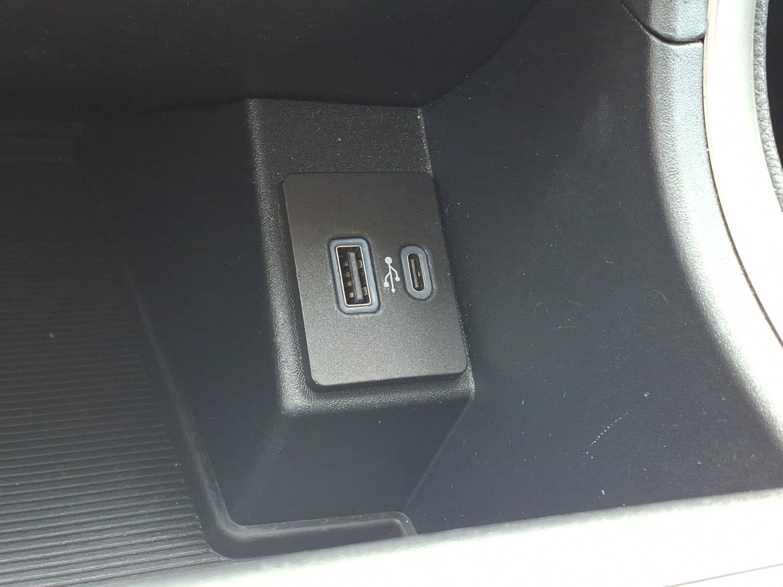 Certified 2024 Ford Edge SEL AWD/4WD image 18