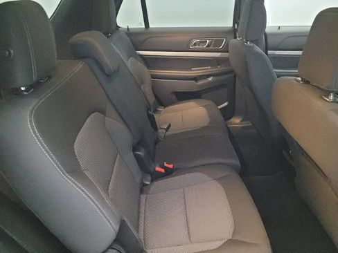 Used 2018 Ford Explorer XLT AWD/4WD image 19