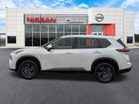 New 2026 Nissan Rogue SV w/ Cold Weather Package FWD image 6