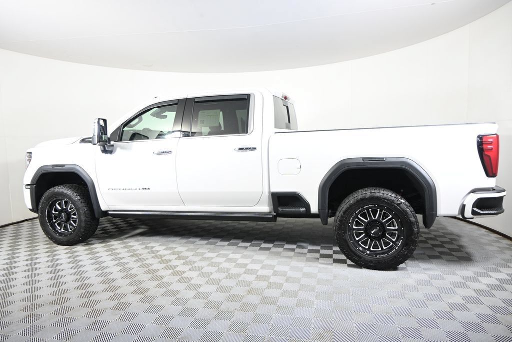Used 2025 GMC Sierra 3500 Denali Ultimate AWD/4WD image 3