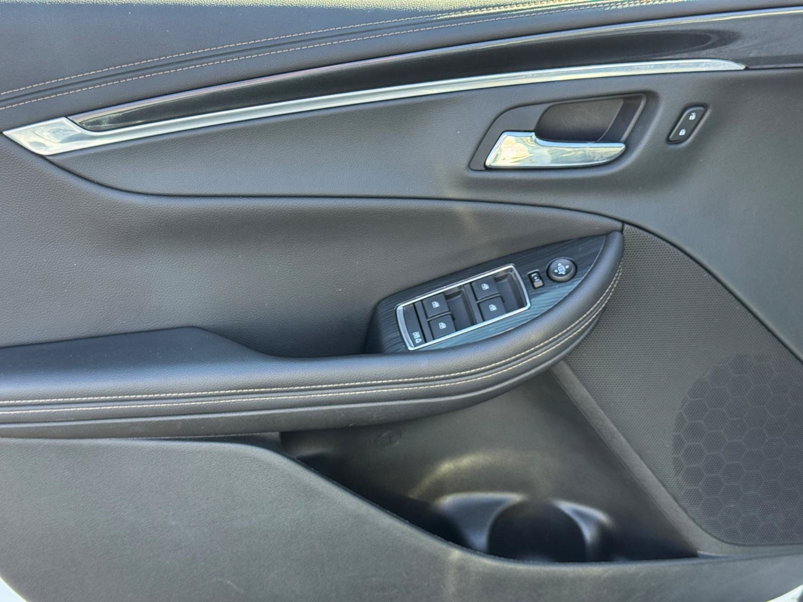 Used 2019 Chevrolet Impala LT FWD image 14