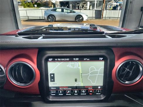 Used 2018 Jeep Wrangler Unlimited Rubicon image 18