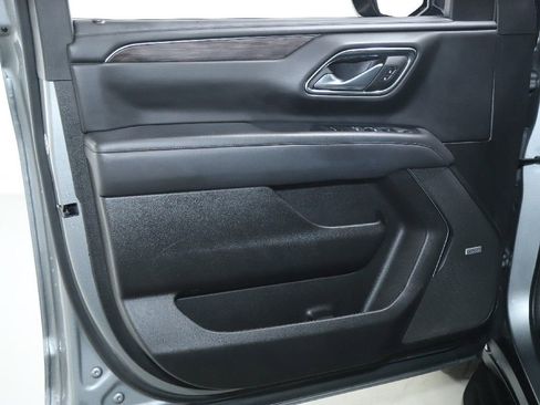 Used 2023 Chevrolet Suburban LT image 15