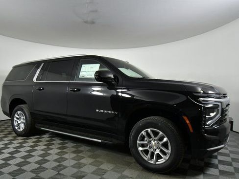 New 2025 Chevrolet Suburban LS image 9