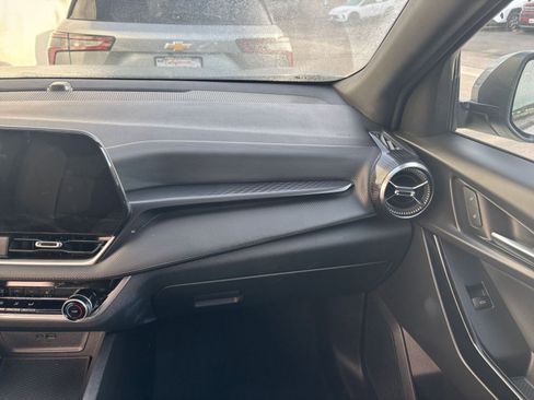 Used 2025 Chevrolet Equinox LT image 35