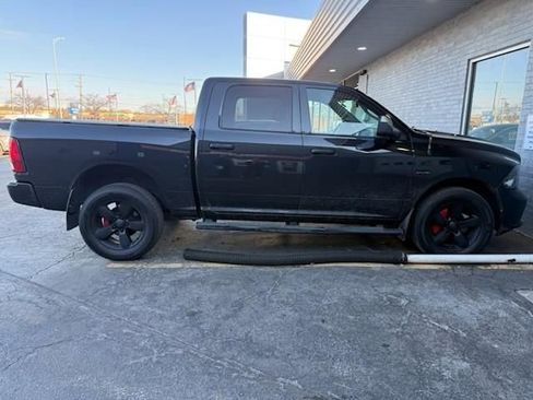 Used 2017 RAM 1500 Express w/ Black Ram 1500 Express Group image 8