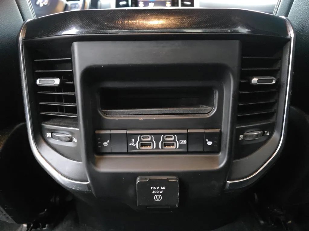 Used 2019 RAM 1500 Laramie AWD/4WD image 19