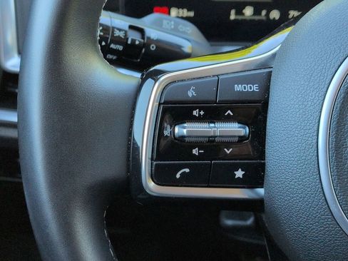 Used 2025 Kia Sorento SX image 11