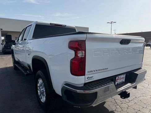 Used 2024 Chevrolet Silverado 2500 LT AWD/4WD image 19