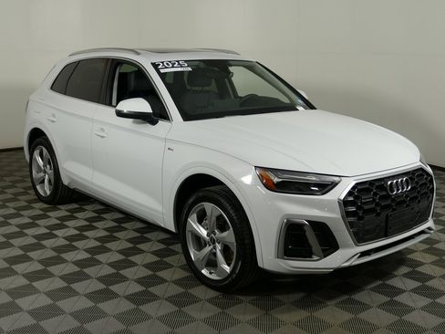 Certified 2025 Audi Q5 2.0T Premium Plus image 1