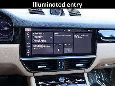 Used 2021 Porsche Cayenne image 22