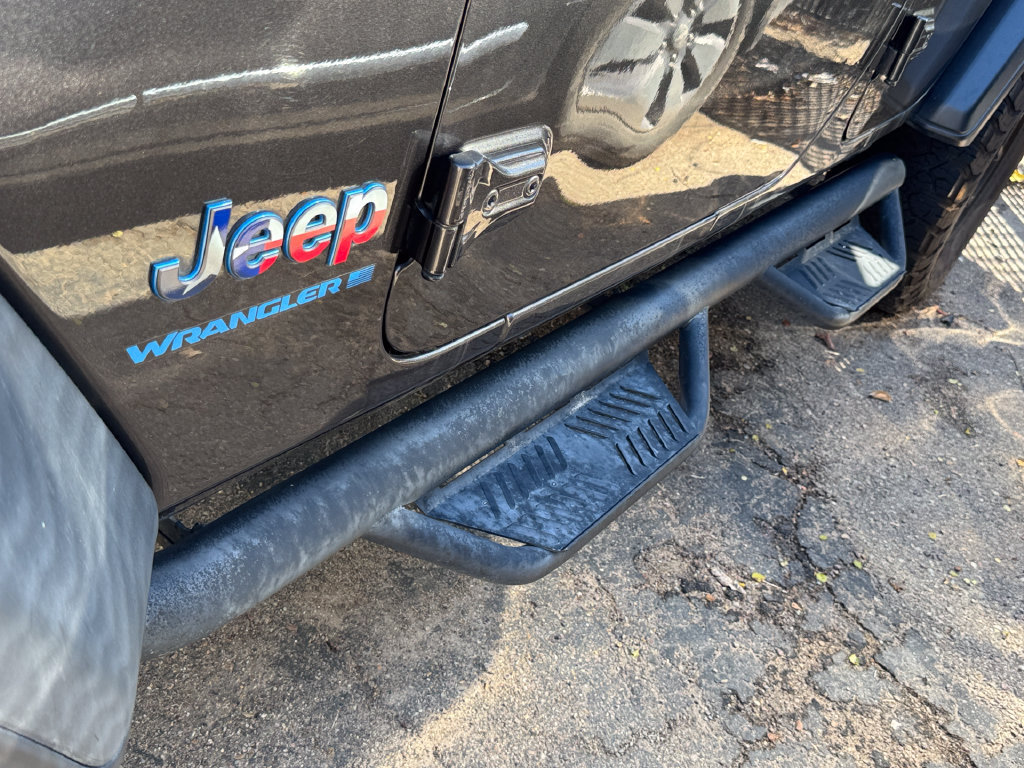 Used 2024 Jeep Wrangler Unlimited AWD/4WD image 10