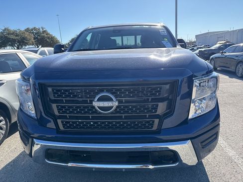 Used 2024 Nissan Titan SV w/ SV Convenience Package image 2