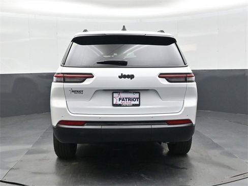 New 2025 Jeep Grand Cherokee L Altitude image 5