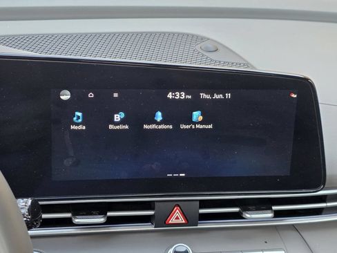 Used 2025 Hyundai Elantra SEL FWD image 15