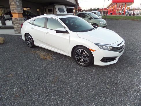 Used 2017 Honda Civic EX-T image 3
