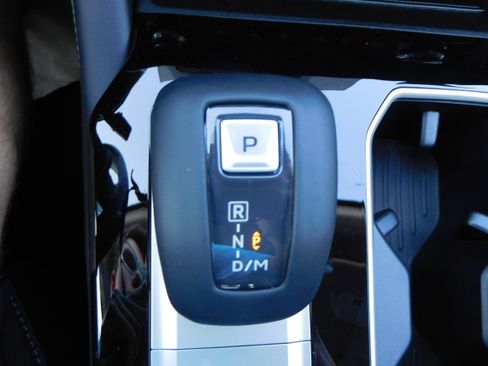 New 2025 Mitsubishi Outlander SE image 23