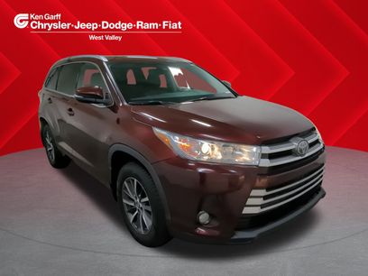 Used 2018 Toyota Highlander SE
