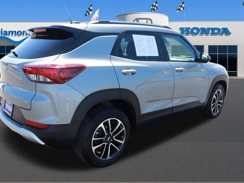 Used 2025 Chevrolet TrailBlazer LT FWD image 8